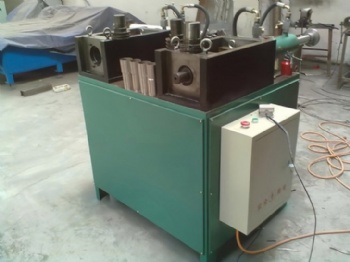 Gasoline drum four-pillar flanging machine